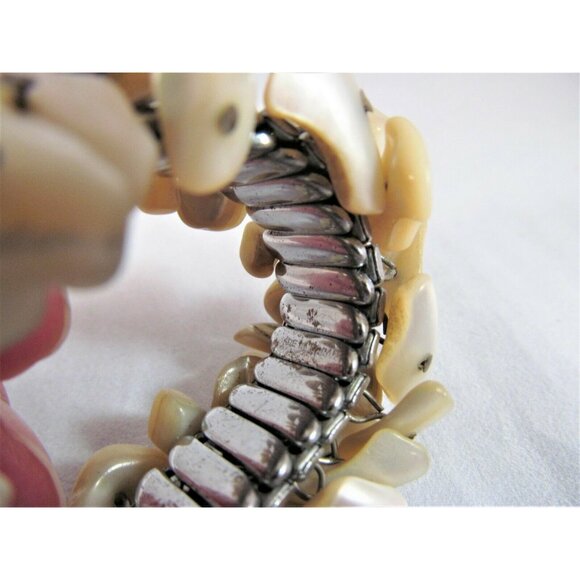 Vintage Expandable Silvertone Mother of Pearl Bracelet Made in Japan - Picture 9 of 12